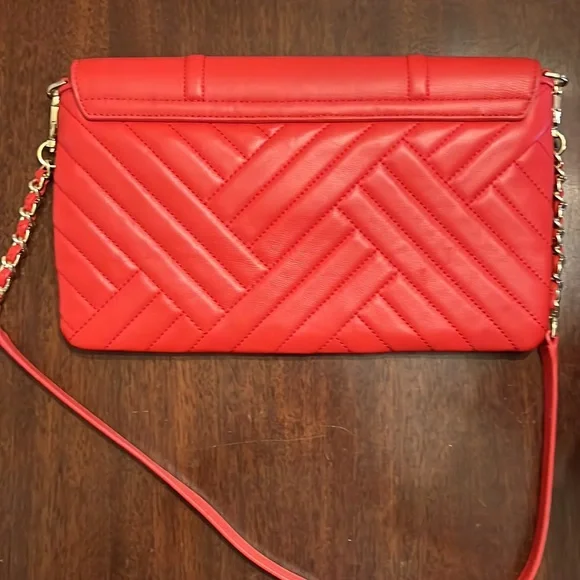 NWOT Tory Burch Red Quilted Leather Shoulder Bag with Chain Strap - Picture 3 of 7